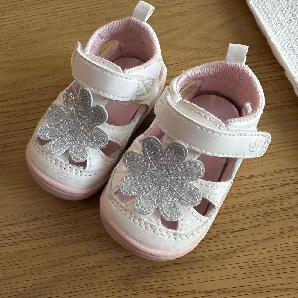 Stride Rite Size 3 Surprize Honey